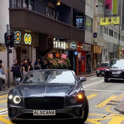 少荣科技君：你敢相信吗？香港现在卖的最火