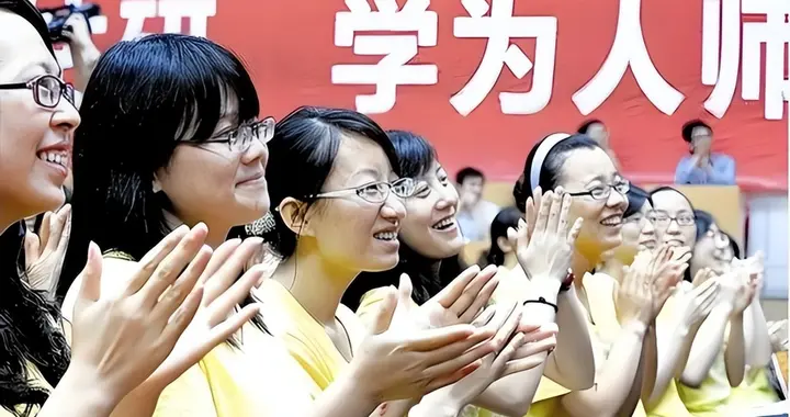 铁饭碗不铁？教师过剩只是表象，本质是“教育红利”耗尽后的清算