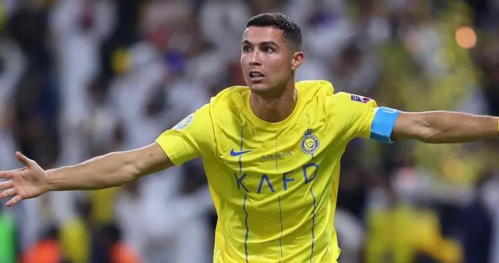 3年0冠却狂揽6亿美元的C罗直接罢赛，都赖本泽马