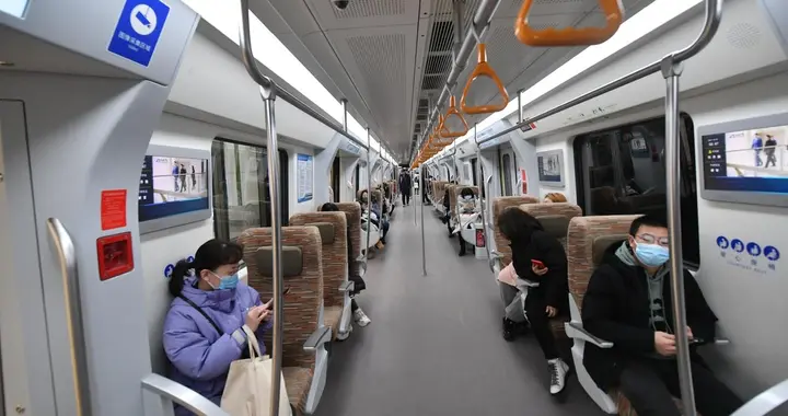 高铁座位“一票两卖”？男子持票被拒坐，12306回应扎心了