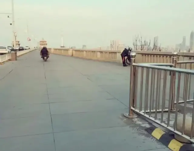 长江大桥武警岗亭