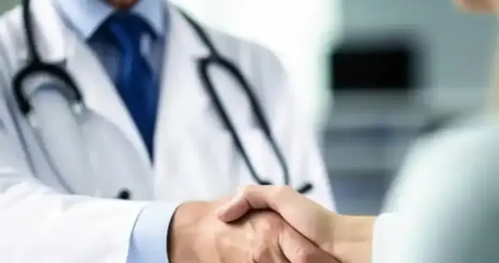 到底什么在不断增加患者地位？让他们觉得打医护是一件“光荣”事