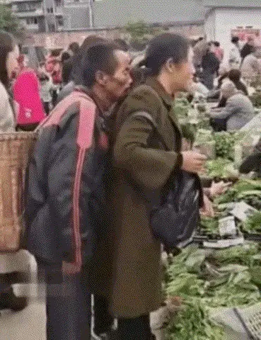 刘姥姥话股：菜市场中发生的惊人一幕：图中