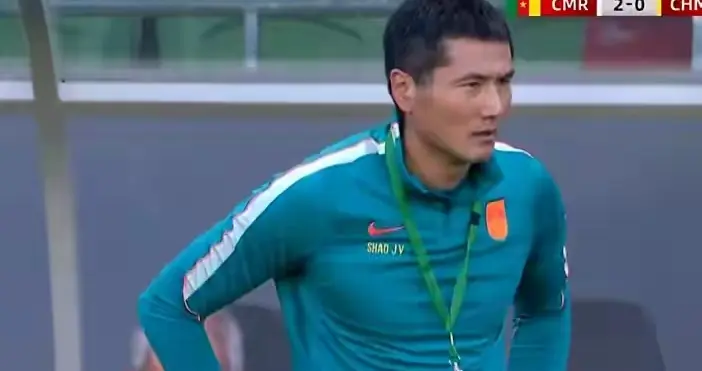 真踢不过！国足0-2、感谢喀麦隆，2个不争的事实，国足难进世界杯