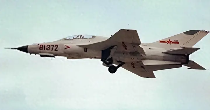 攻不了也守不住？中国空军在西藏上空，被印度空军足足欺负了40年
