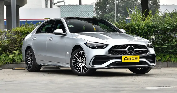 奔驰C级差异分析：差价2.38万，升级外观套件+四区空调，值吗？