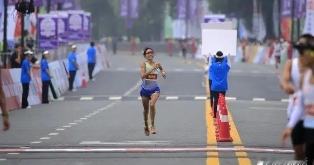 为何最快护士张水华被福建医院处分？虚假调休事件管理漏洞解析