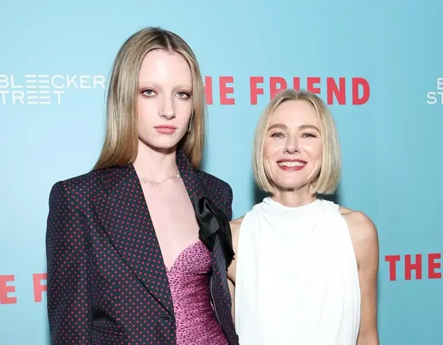 《金刚》女主的儿子使用女孩身份进军模特界