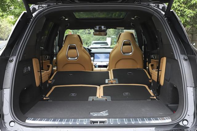 车长超5米的豪华SUV，254马力+四驱+8AT，降至21万多，仍然卖不动