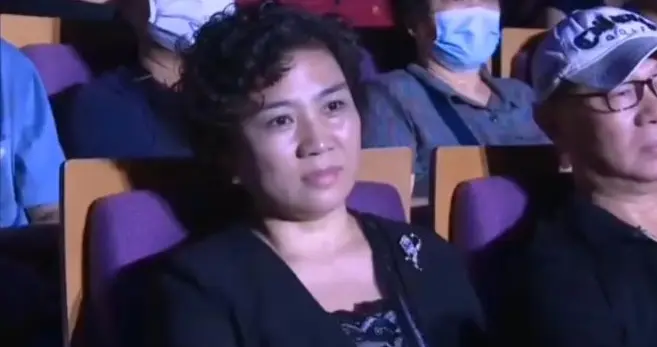 她是郭兰英的亲侄女，长期定居广州陪伴老人，不是亲女胜似亲女