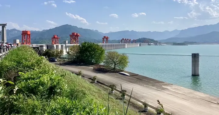 中国真正不能碰的两个地方：一个是三峡，另一个敢碰就是全面宣战