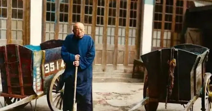 51年，陈毅让83岁的黄金荣扫大街，蒋中正知道后感叹：陈毅真厉害