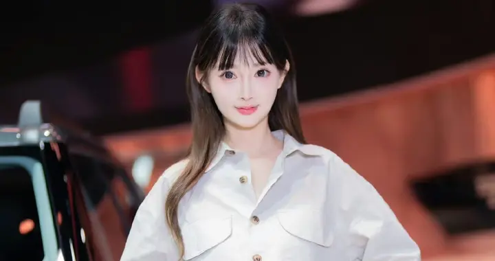 车模：念念很奶思