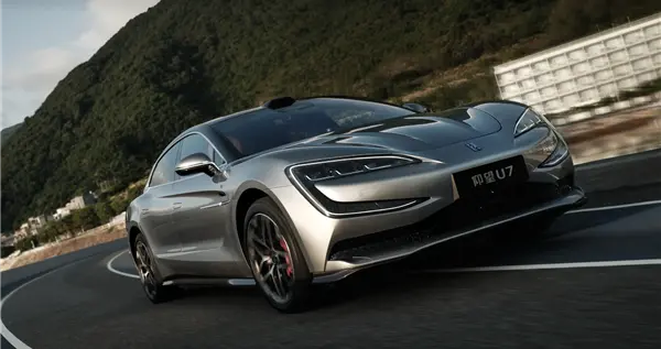 特斯拉全年交付数据出炉 以巨大劣势丢掉全球电车销冠王座