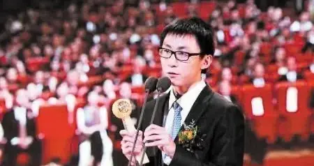 大三破解西塔潘猜想，22岁就成为正教授级研究员，刘路后来怎样了