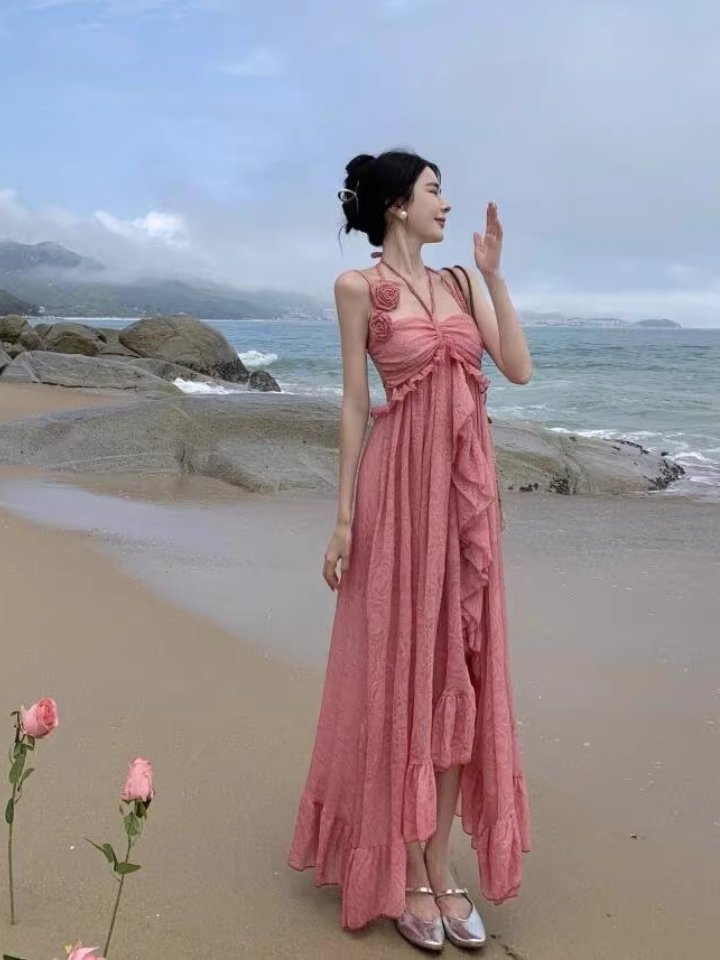 度假沙滩裙高端精致粉色挂脖吊带连衣裙
