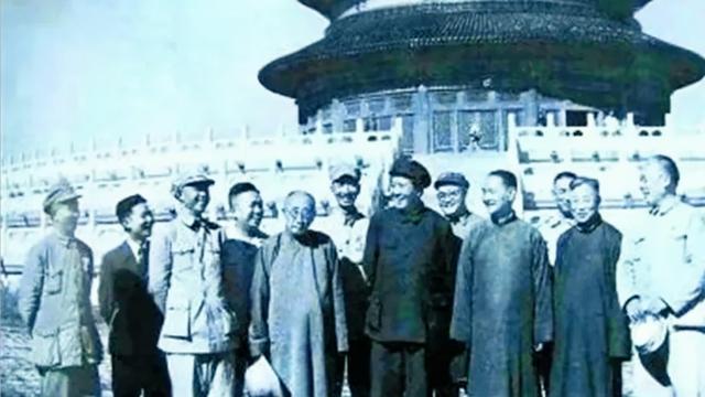 诸葛说史：1949年9月，大清官员陪同毛