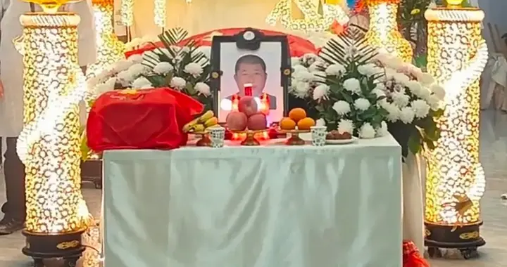 “好支书”吴劲松初八会上离世，春节没休过一天，数百人哭泣送别