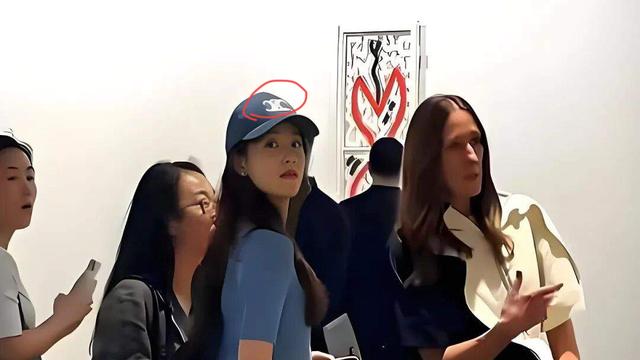 聊八卦：章泽天带的帽子是什么牌子的，挺好