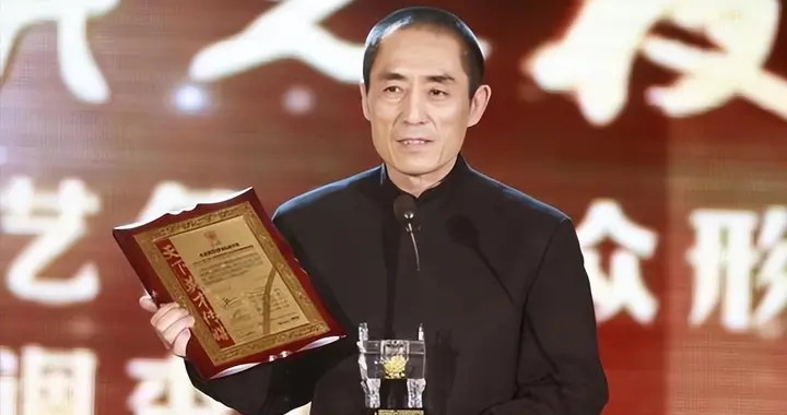 晚节不保，过度营销？为何票房越高国师张艺谋的口碑反而越差？