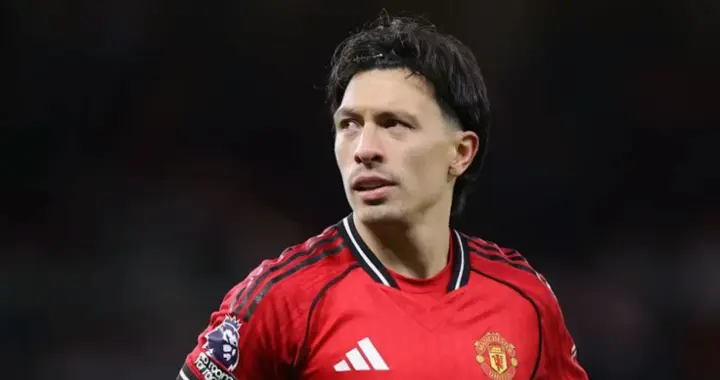 赛场“硬刚”名宿！马丁内斯德比封神仍遭批，隔空交锋再升级