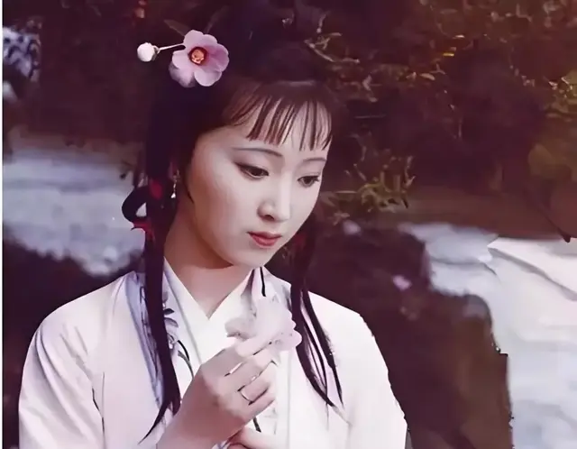 《红楼梦》里，宝黛爱情为何没能开花结果？
