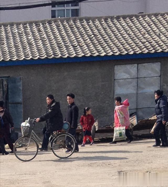 我在朝鲜看到有人骑自行车，朝鲜人说他们也能生产，只是日本便宜