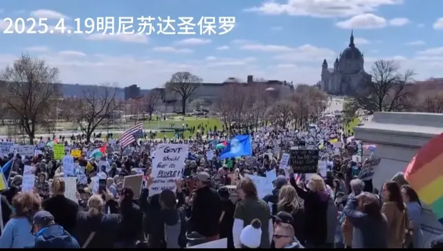 全美举行反特朗普游行，他该怕了吧！
