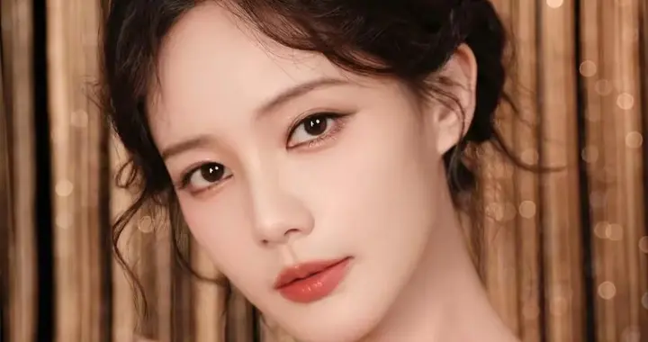 女神壁纸李一桐