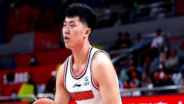 每个角落看日落：广东队那张战术板，现在看