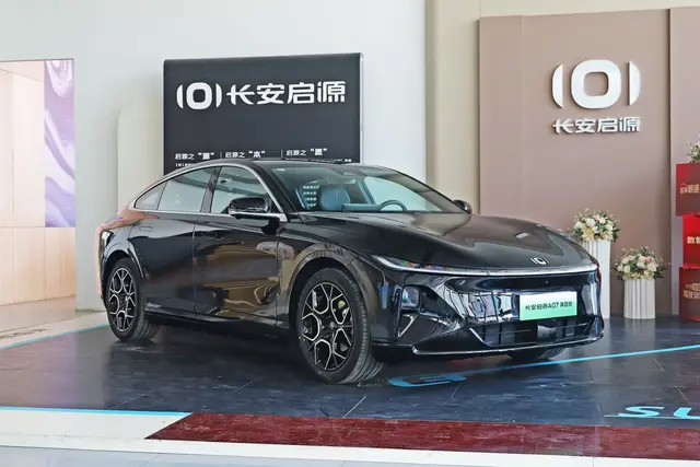 11.99万起/710km续航！长安启源A07到店：真香