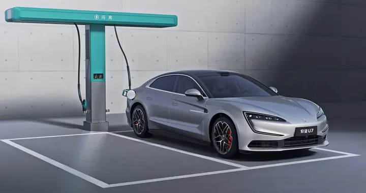 续航、操控、舒适全面进阶，仰望2026款旗舰车型重磅上市