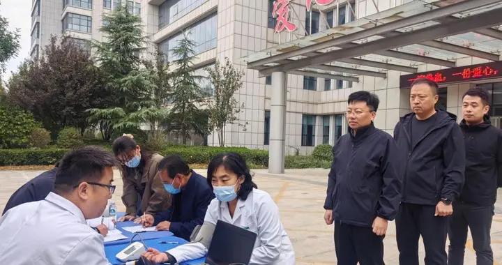热血传大爱 医者显担当——鄄城县人民医院开展无偿献血活动