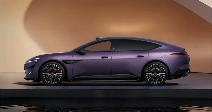 30万的新阿维塔12，要直接干没有定语的“自动驾驶”？