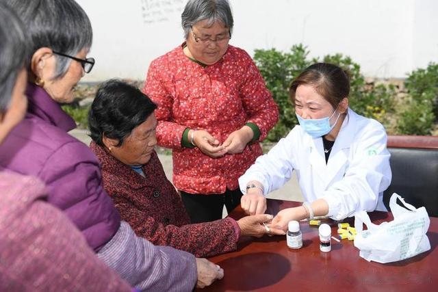 冬天红枣这样吃，功效翻10倍，吃半个月，气血会悄悄变充足！