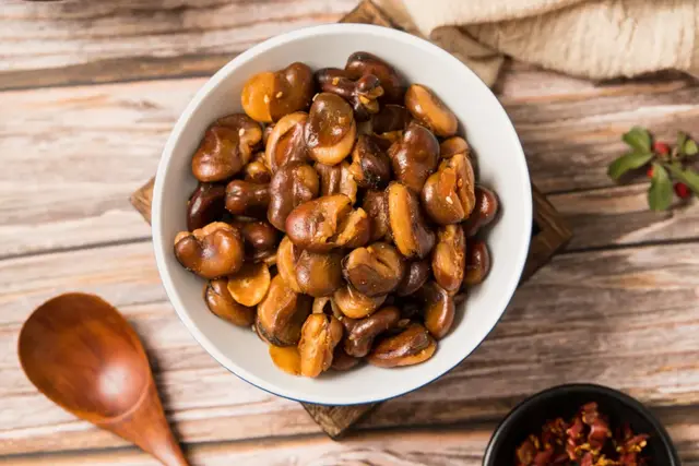 60岁的老人，没一根白发，只因经常吃这个小零食