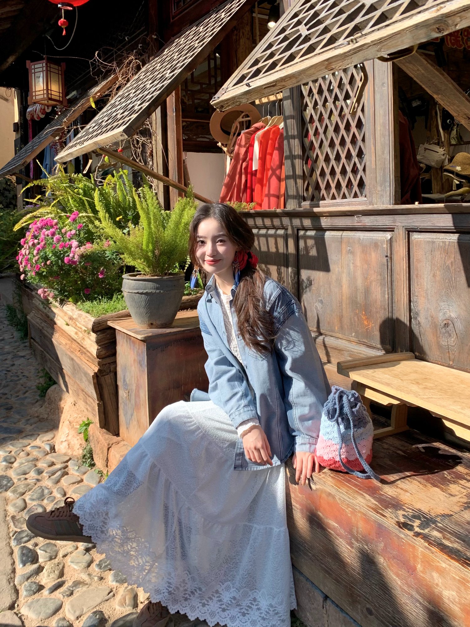 浅春牛仔正当时🤠 红配蓝这个色彩着实养