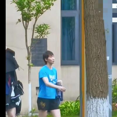 陈陈的娱乐日记：下训路上，是专属的双向奔