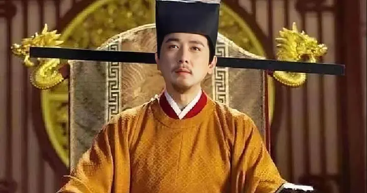 别被电视剧骗了！宋朝官帽的“长翅膀”，根本不是防交头接耳