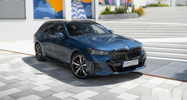新一代宝马520d xDrive：集实用性和豪华性于一体的旅行车