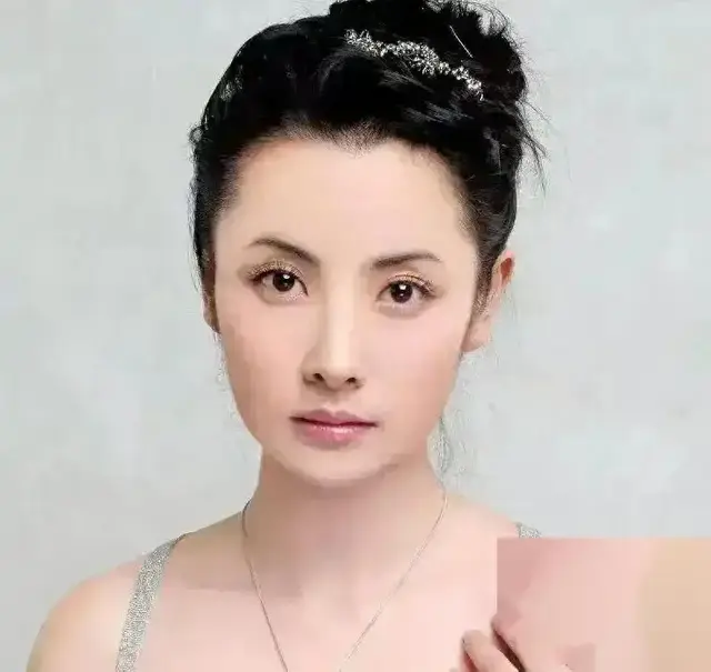 与田亮离婚后，独自陪儿子长大，如今苦尽甘来