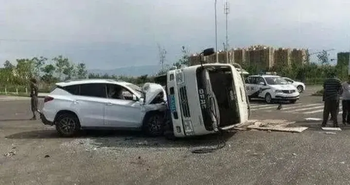 网上没赢过，现实没输过！比亚迪的车为啥是“公路坦克”？