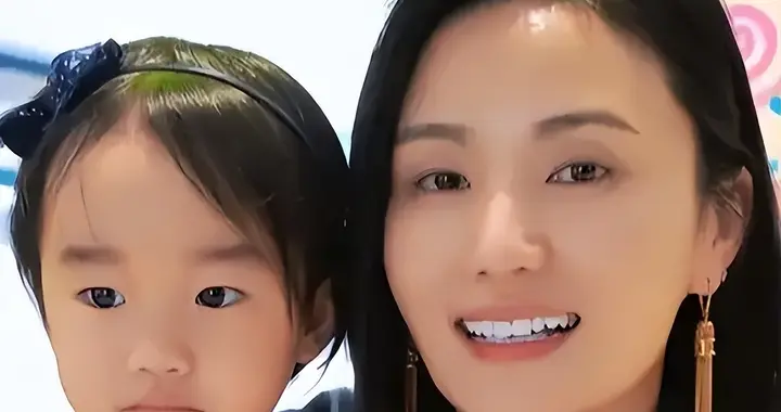 中秋节还未到，李亚鹏“天降横财”前妻和4岁女儿近况也曝光