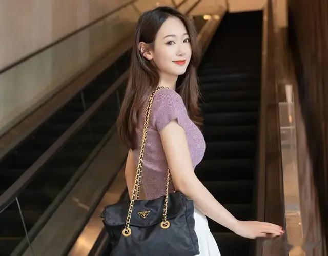 美女网红：唐安琪