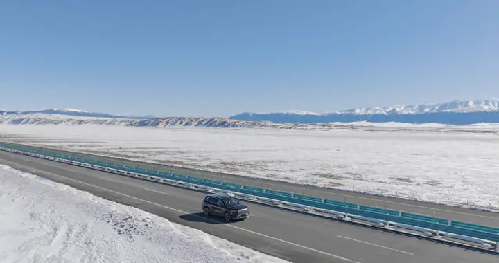 从"中国路"到"中国车"：极氪8X在四大基建工程中完成全路况实测