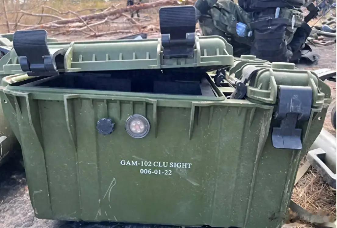 柬埔寨丢盔弃甲，大量中国武器落到泰军手中，连港口也被泰军封锁