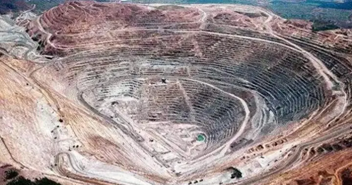 中国广东挖出超级铷矿，够全球用1200年，日本急了：怎么又是