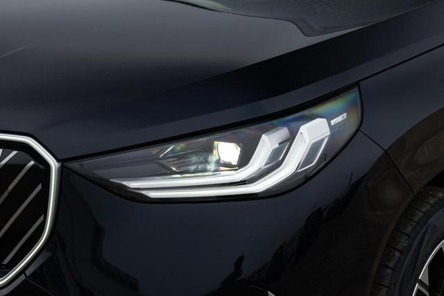 宝马X3也挺不住了，配2.0T+8AT，开着有面子