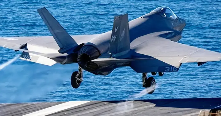 148公里锁定！歼15T让日机警报响31分钟，这才是降维打击