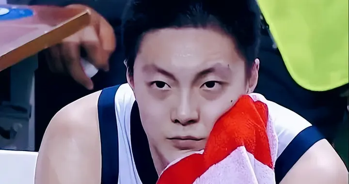 杜锋做到了！围困郭昊文 解放胡明轩。想靠一个人打？先过我的防守